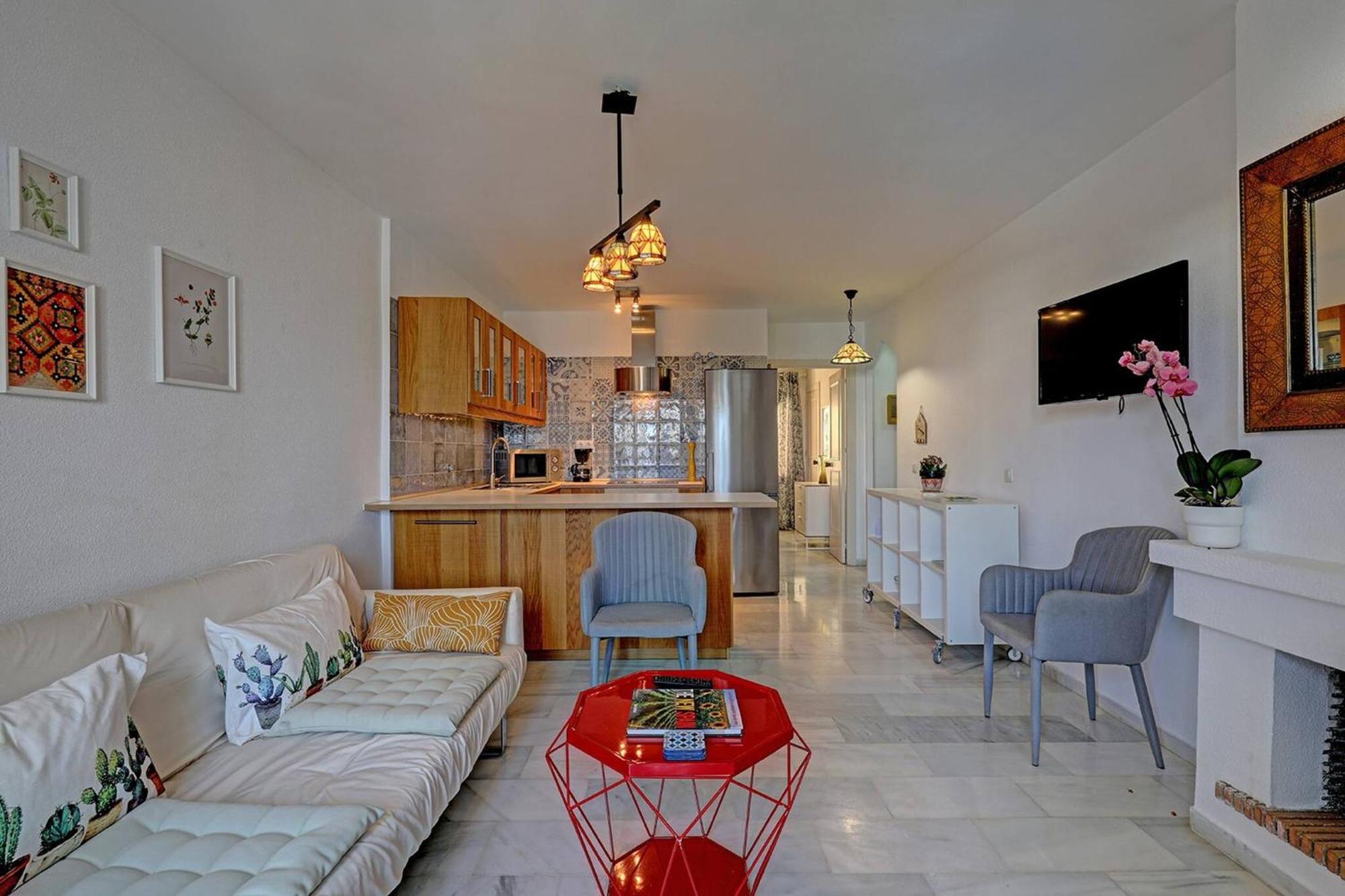 082 - Stunning Sea Views Beachfront Apartment Беналмадена Екстериор снимка