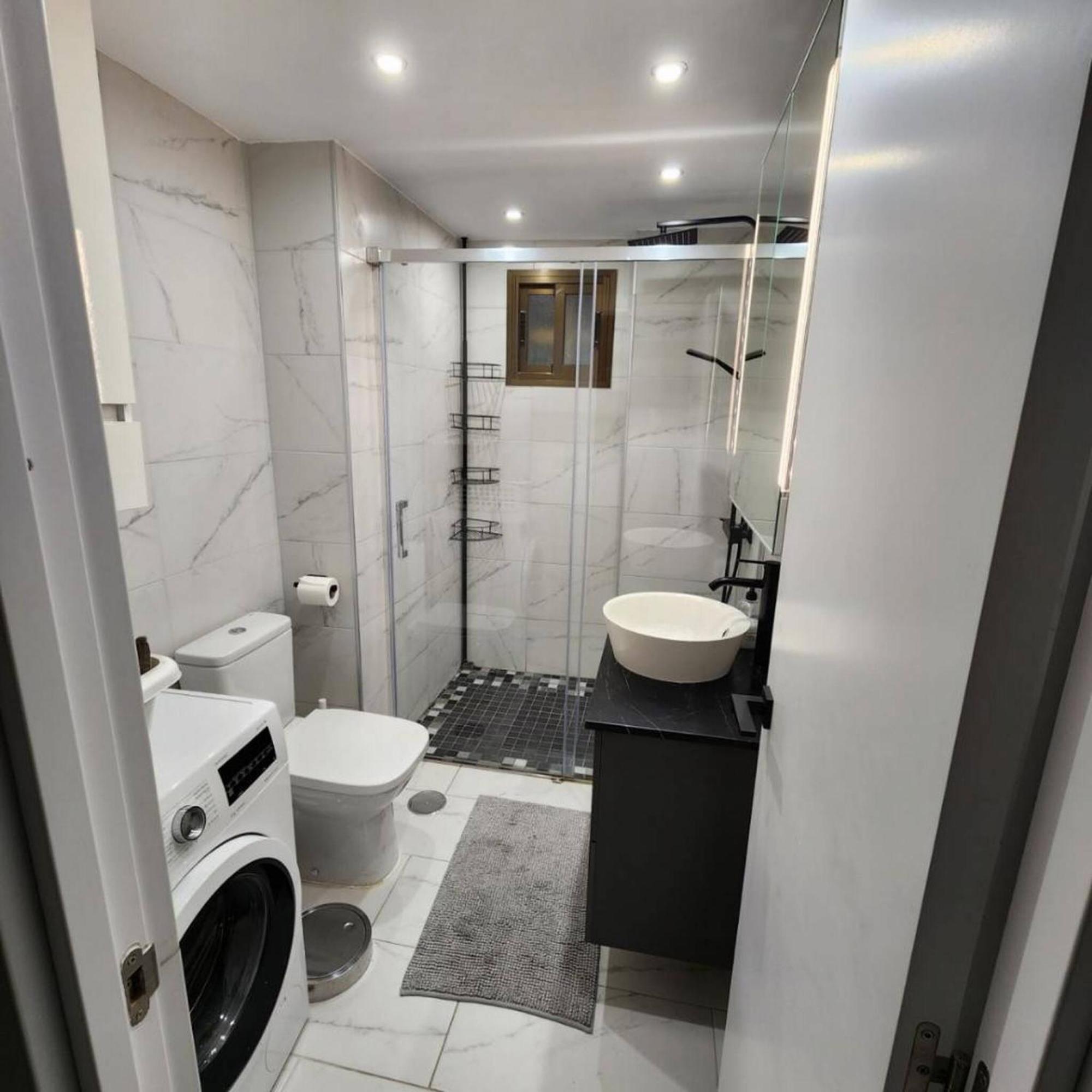 082 - Stunning Sea Views Beachfront Apartment Беналмадена Екстериор снимка