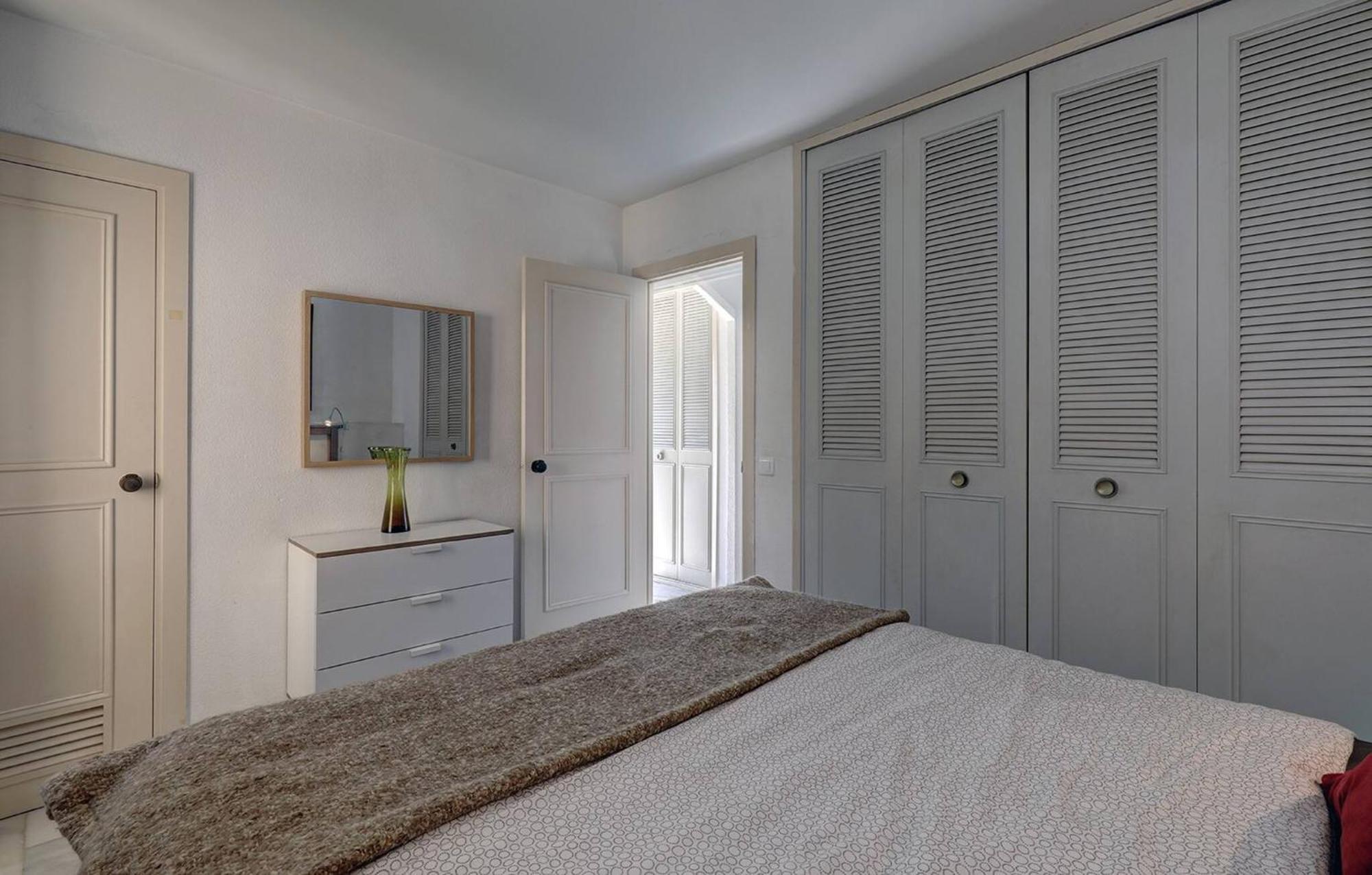 082 - Stunning Sea Views Beachfront Apartment Беналмадена Екстериор снимка