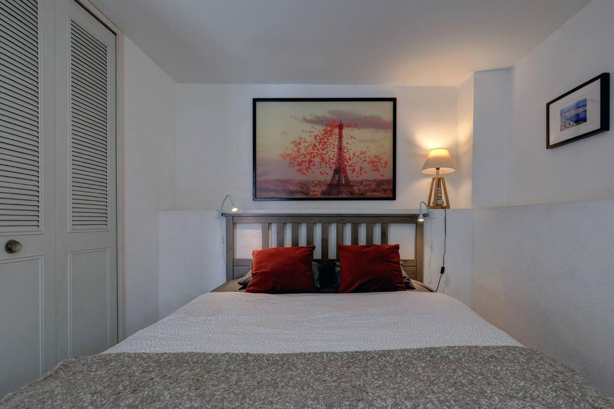 082 - Stunning Sea Views Beachfront Apartment Беналмадена Екстериор снимка