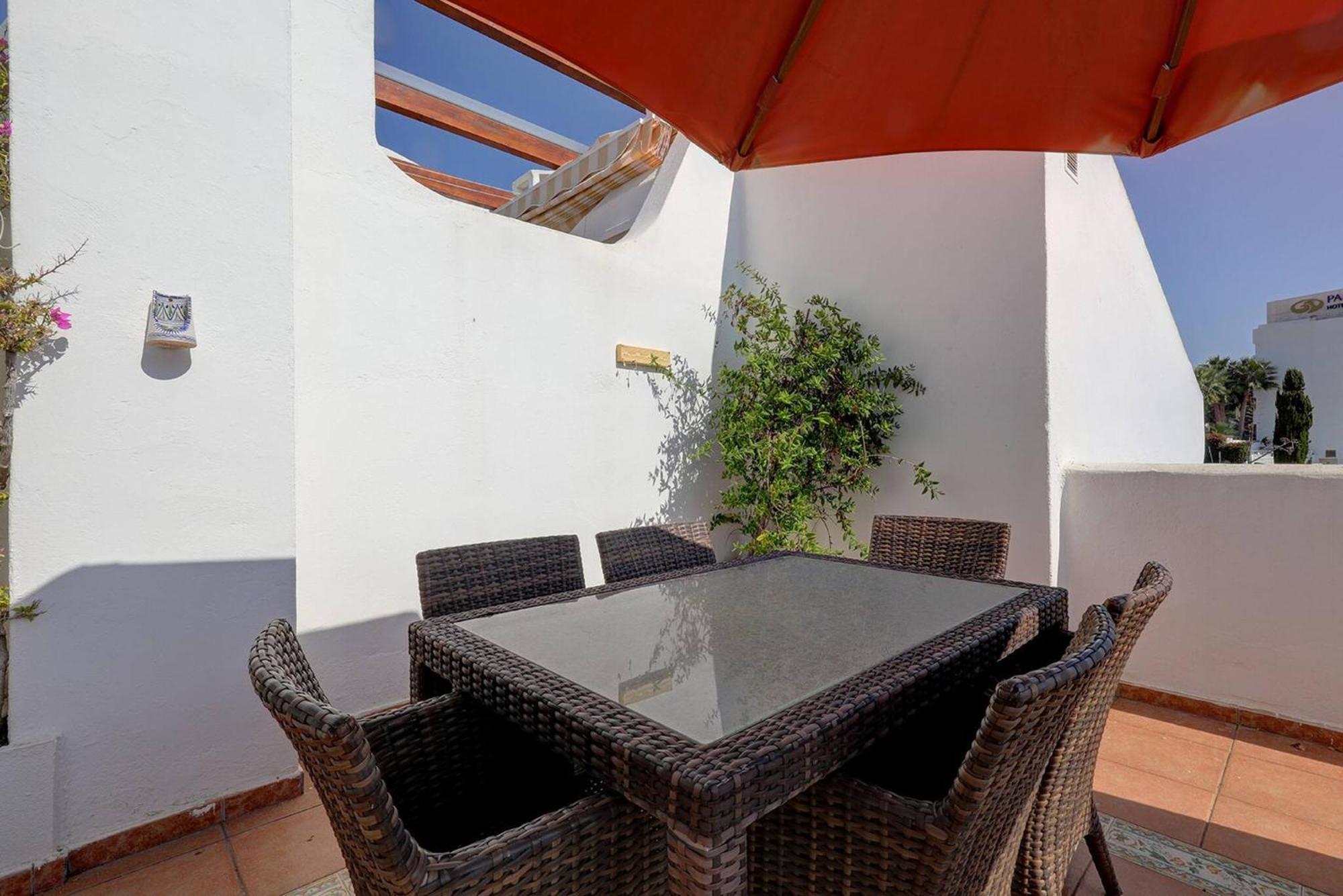 082 - Stunning Sea Views Beachfront Apartment Беналмадена Екстериор снимка